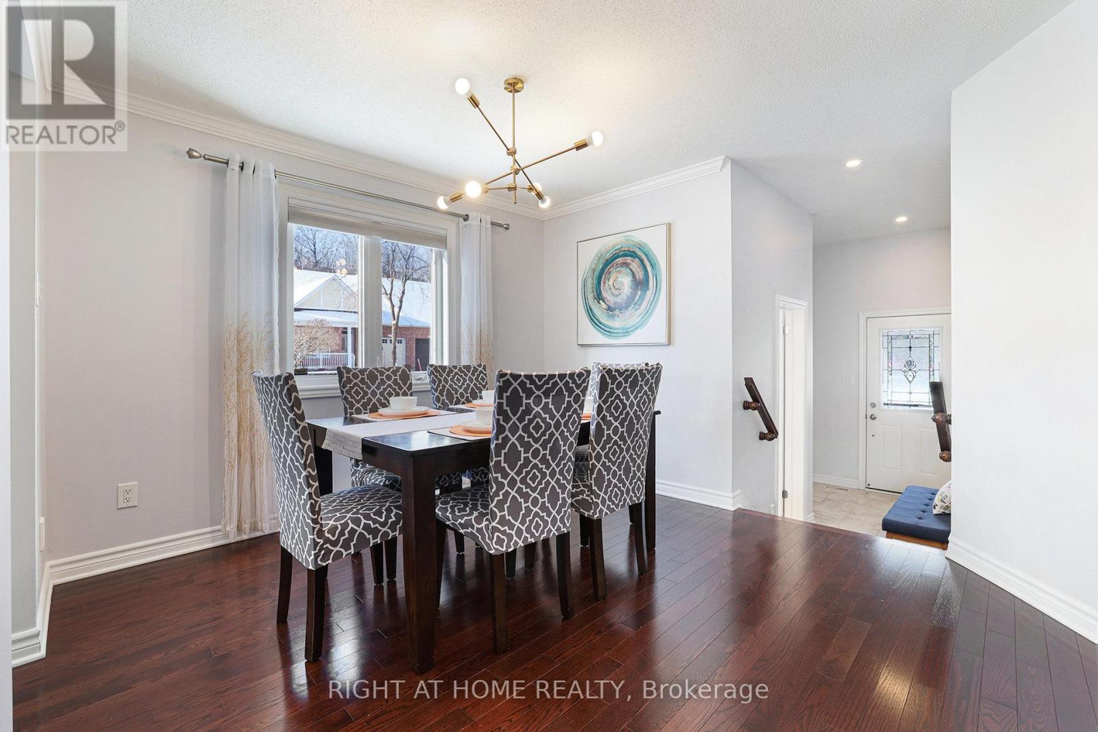 366 Forestbrook Street, Ottawa, Ontario  K2K 0B7 - Photo 5 - X12660040