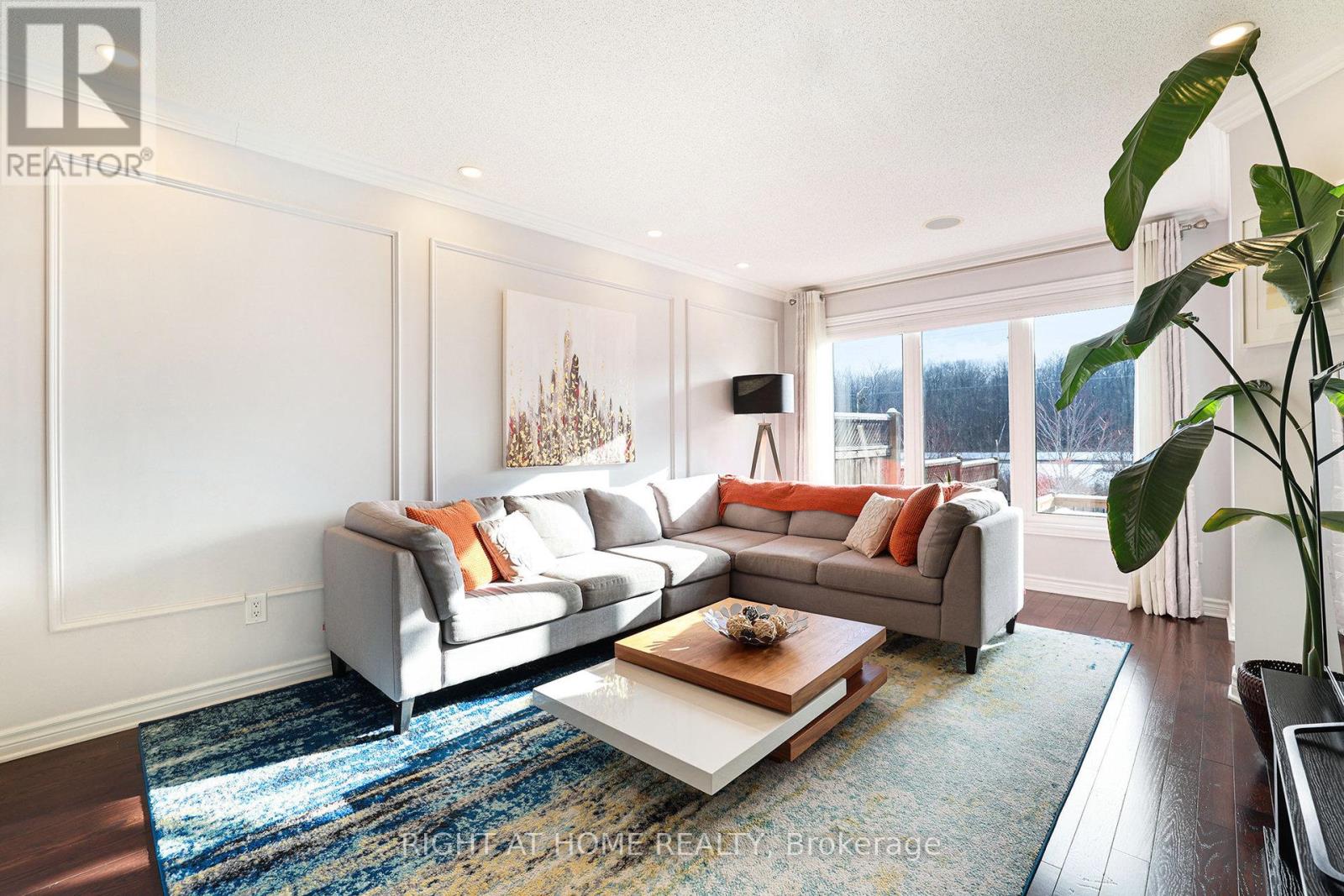 366 Forestbrook Street, Ottawa, Ontario  K2K 0B7 - Photo 6 - X12660040