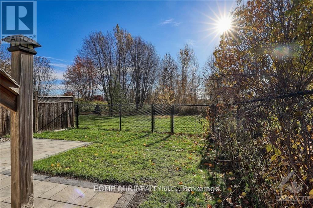 311 Riversedge Crescent, Ottawa, Ontario  K1V 0Y7 - Photo 2 - X12660066