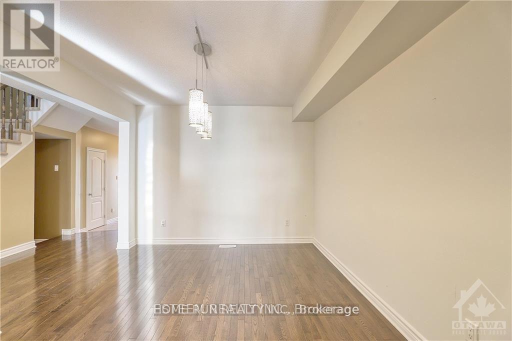 311 Riversedge Crescent, Ottawa, Ontario  K1V 0Y7 - Photo 7 - X12660066