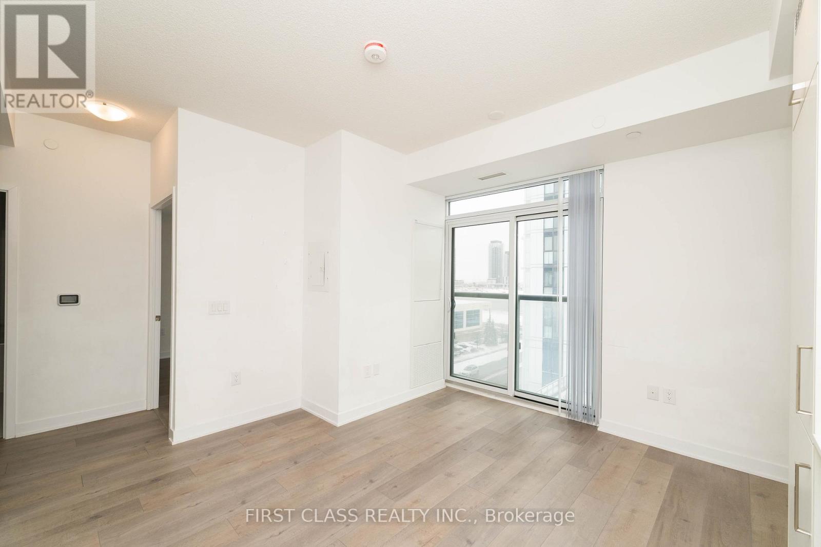 603 - 10 Honeycrisp Crescent, Vaughan, Ontario  L4K 0M7 - Photo 10 - N12658260