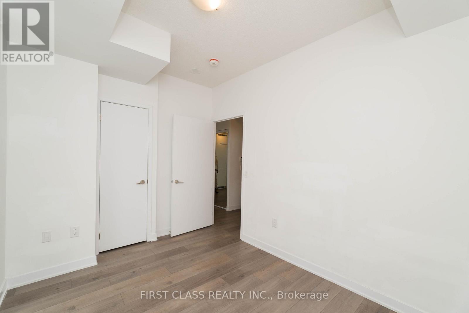 603 - 10 Honeycrisp Crescent, Vaughan, Ontario  L4K 0M7 - Photo 11 - N12658492