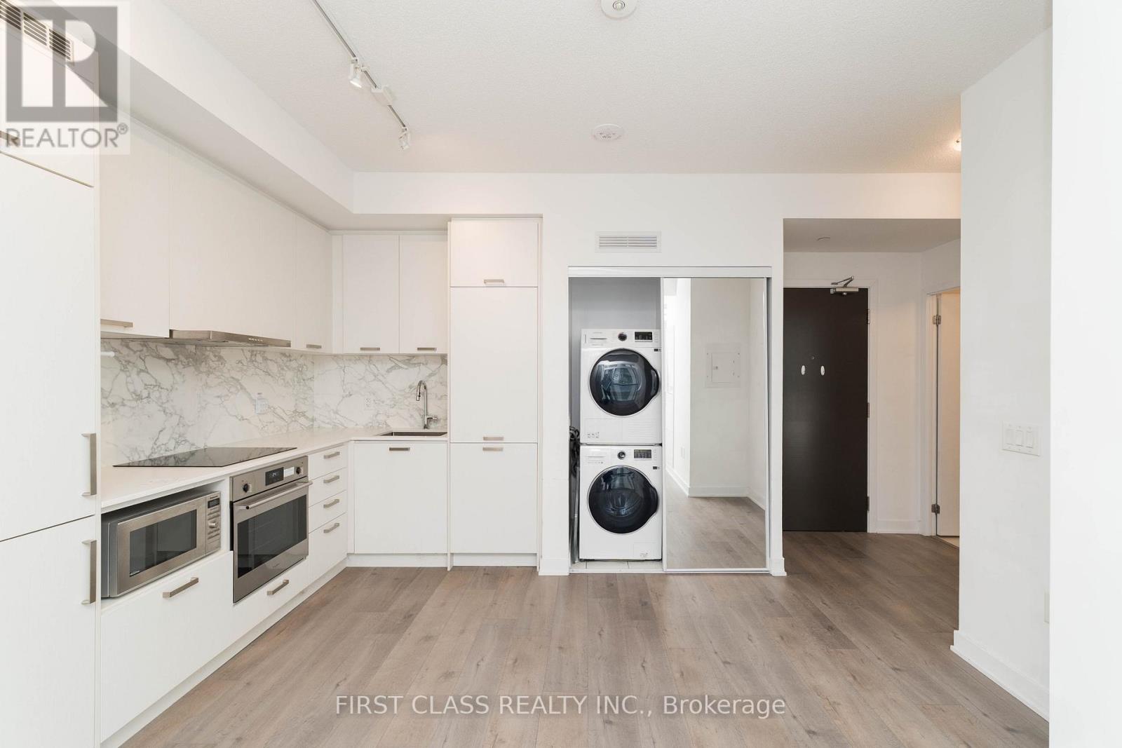 603 - 10 Honeycrisp Crescent, Vaughan, Ontario  L4K 0M7 - Photo 4 - N12658492