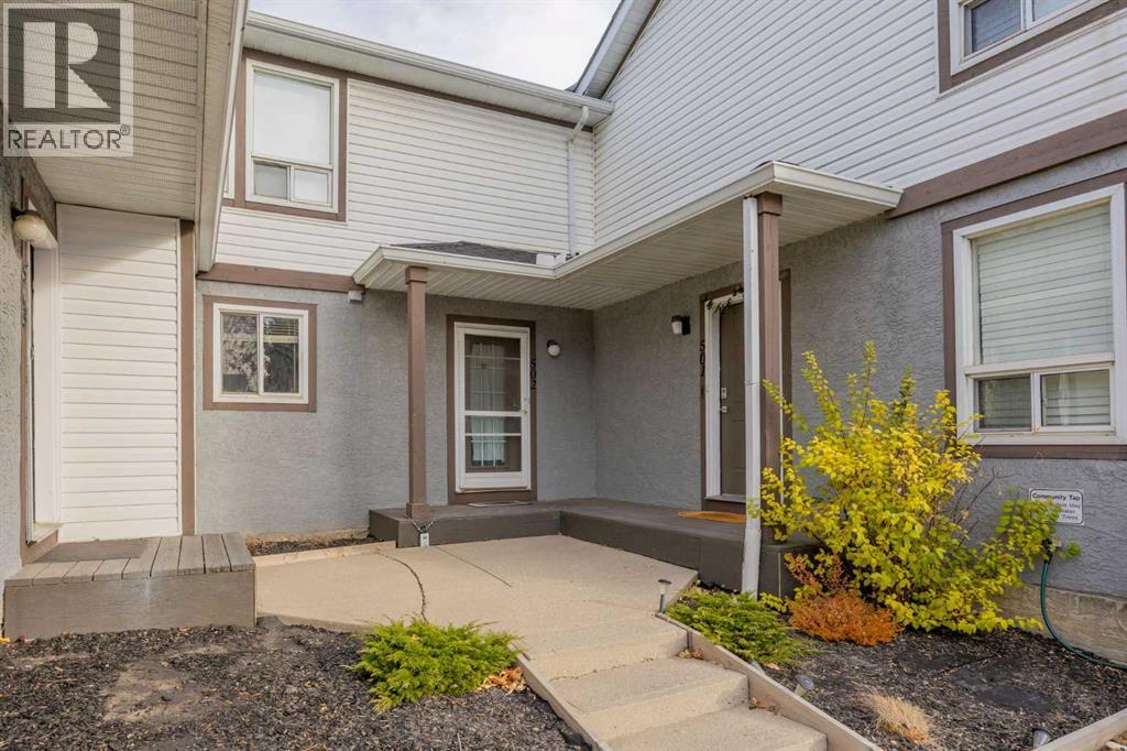 502 Signal Hill Green Sw, Calgary, Alberta  T3H 2Y4 - Photo 2 - A2267482