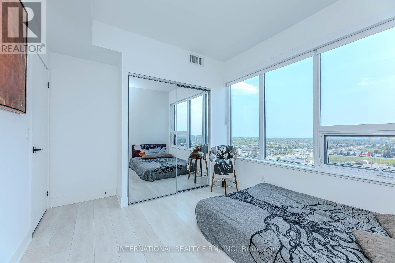 1307 - 2481 Taunton Road, Oakville, Ontario  L6H 3R7 - Photo 10 - W12660036