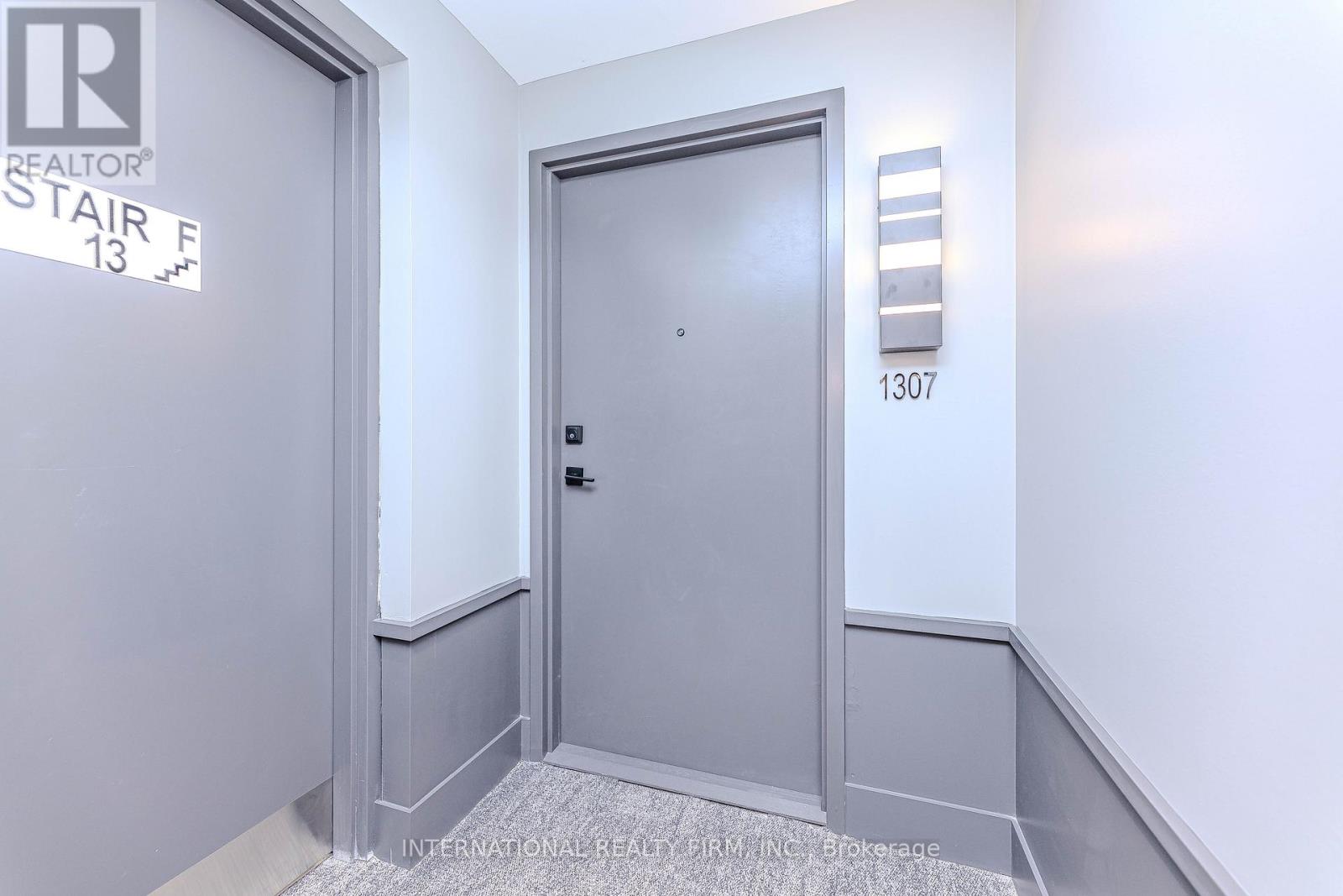 1307 - 2481 Taunton Road, Oakville, Ontario  L6H 3R7 - Photo 6 - W12660036