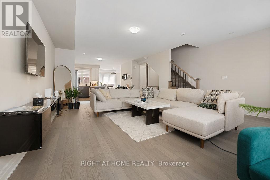 3033 JOHN MCKAY BOULEVARD, Oakville, Ontario