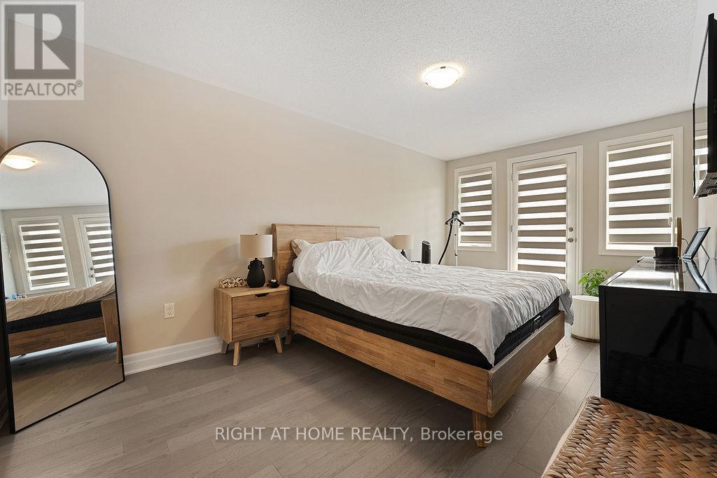 3033 John Mckay Boulevard, Oakville, Ontario  L6H 4K5 - Photo 11 - W12660064