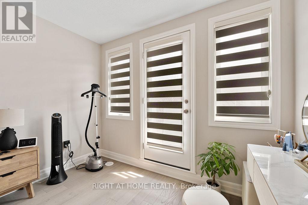 3033 John Mckay Boulevard, Oakville, Ontario  L6H 4K5 - Photo 13 - W12660064