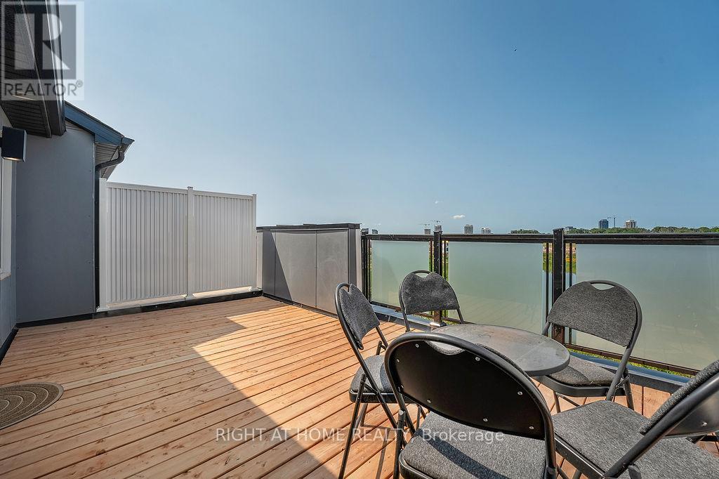 3033 John Mckay Boulevard, Oakville, Ontario  L6H 4K5 - Photo 22 - W12660064