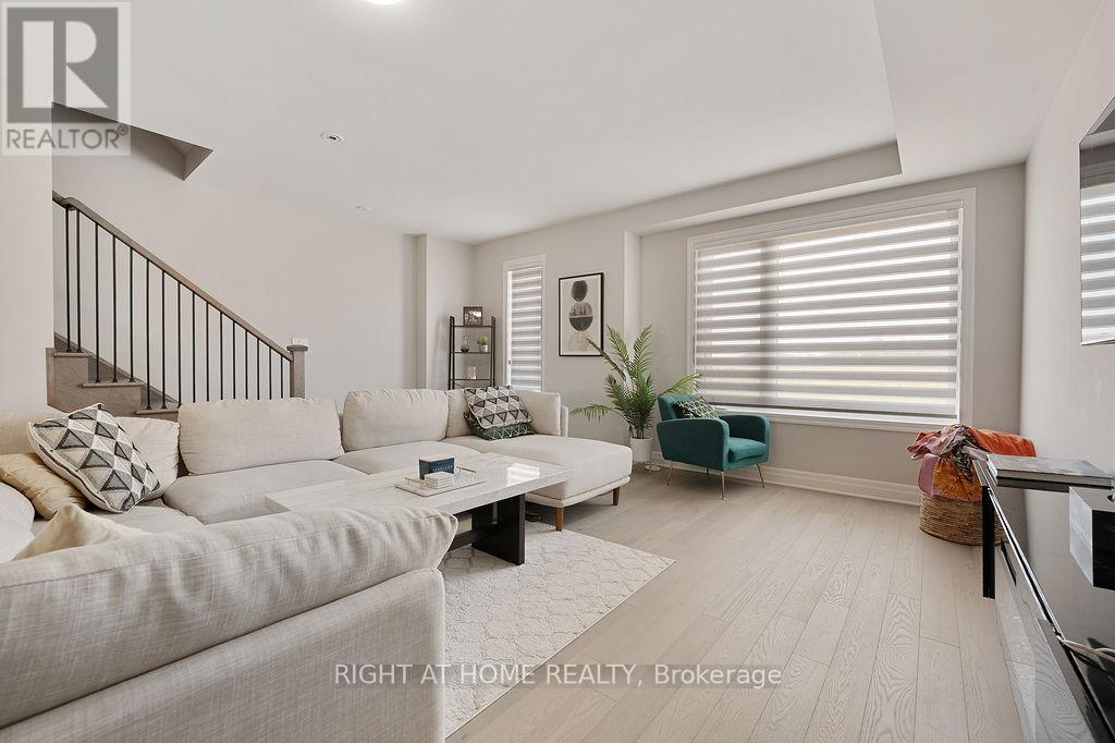 3033 John Mckay Boulevard, Oakville, Ontario  L6H 4K5 - Photo 4 - W12660064