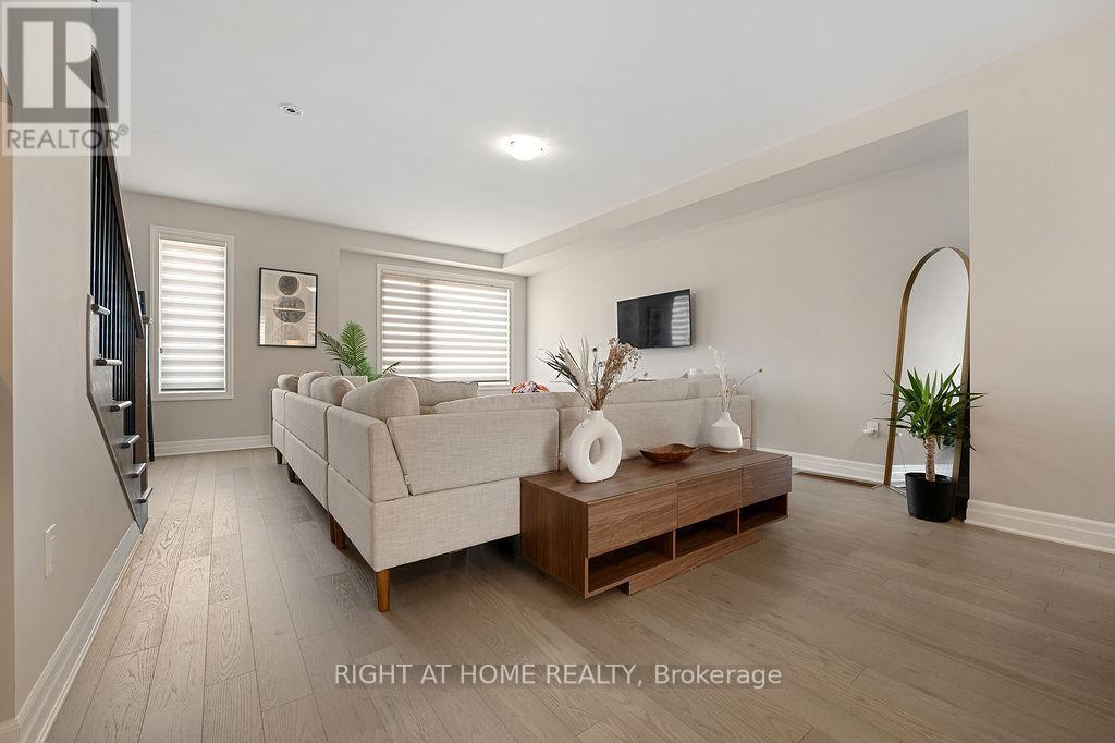 3033 John Mckay Boulevard, Oakville, Ontario  L6H 4K5 - Photo 5 - W12660064