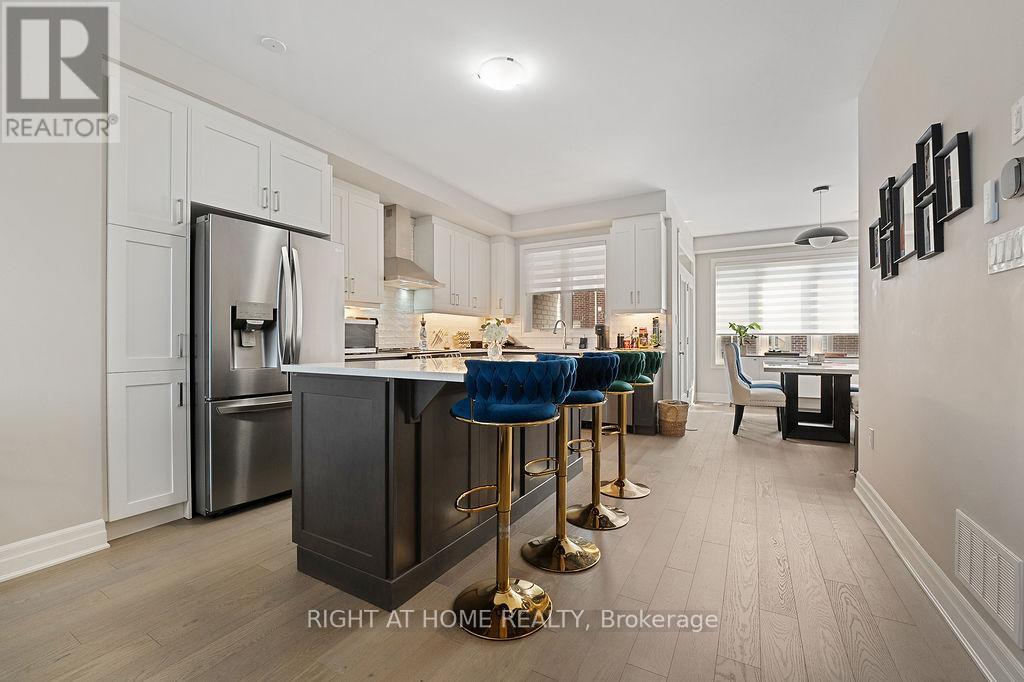 3033 John Mckay Boulevard, Oakville, Ontario  L6H 4K5 - Photo 6 - W12660064