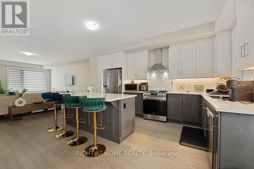 3033 John Mckay Boulevard, Oakville, Ontario  L6H 4K5 - Photo 7 - W12660064