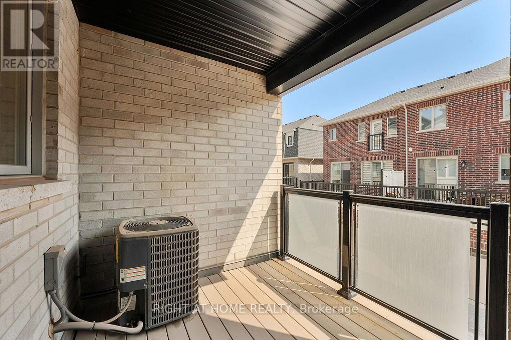 3033 John Mckay Boulevard, Oakville, Ontario  L6H 4K5 - Photo 9 - W12660064