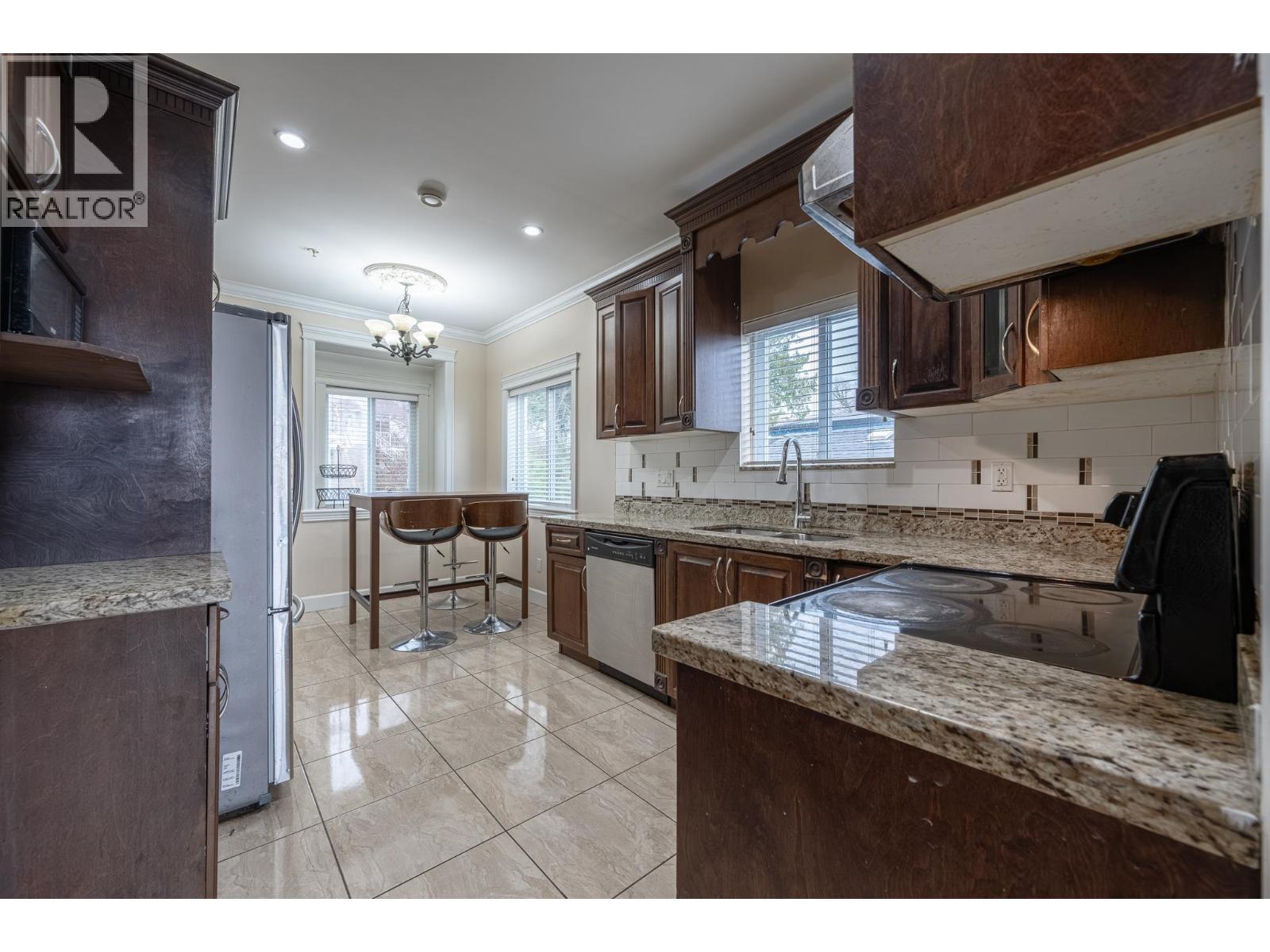 741 E 61st Avenue, Vancouver, British Columbia  V5X 2C1 - Photo 9 - R3074999