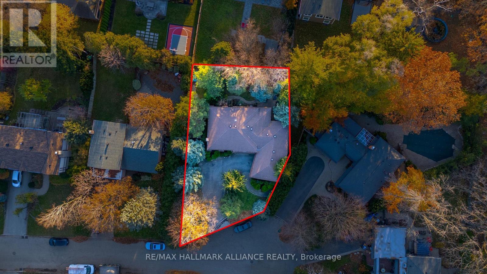 130 Tavistock Square, Oakville, Ontario  L6K 2V2 - Photo 40 - W12562064