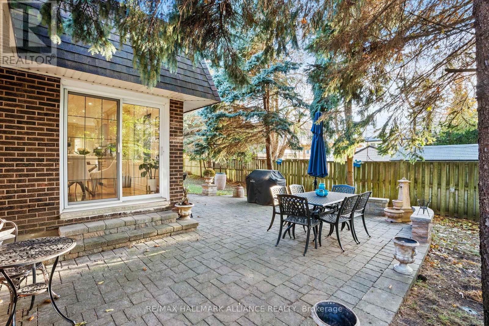 130 Tavistock Square, Oakville, Ontario  L6K 2V2 - Photo 33 - W12562064