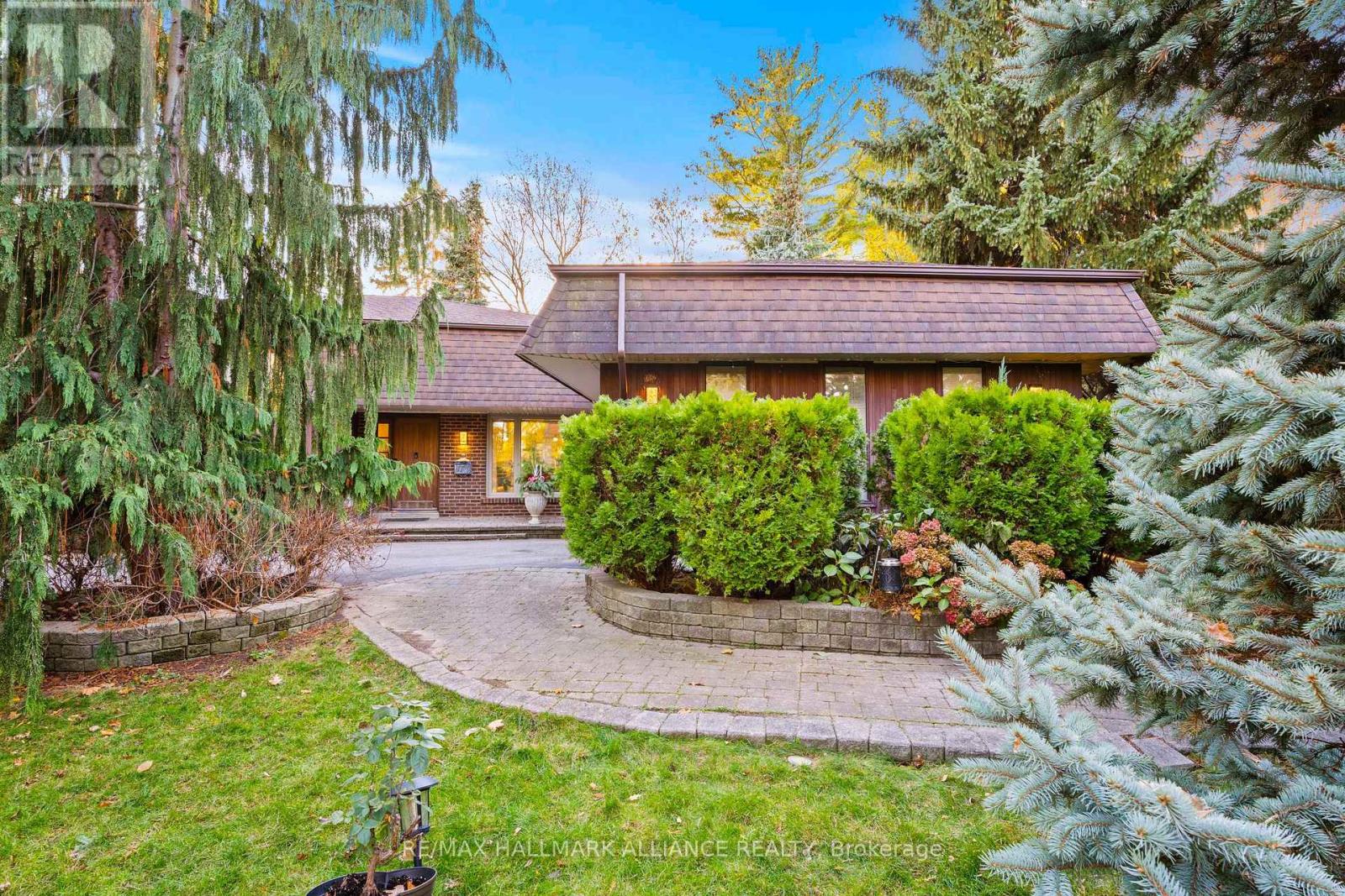 130 Tavistock Square, Oakville, Ontario  L6K 2V2 - Photo 35 - W12562064