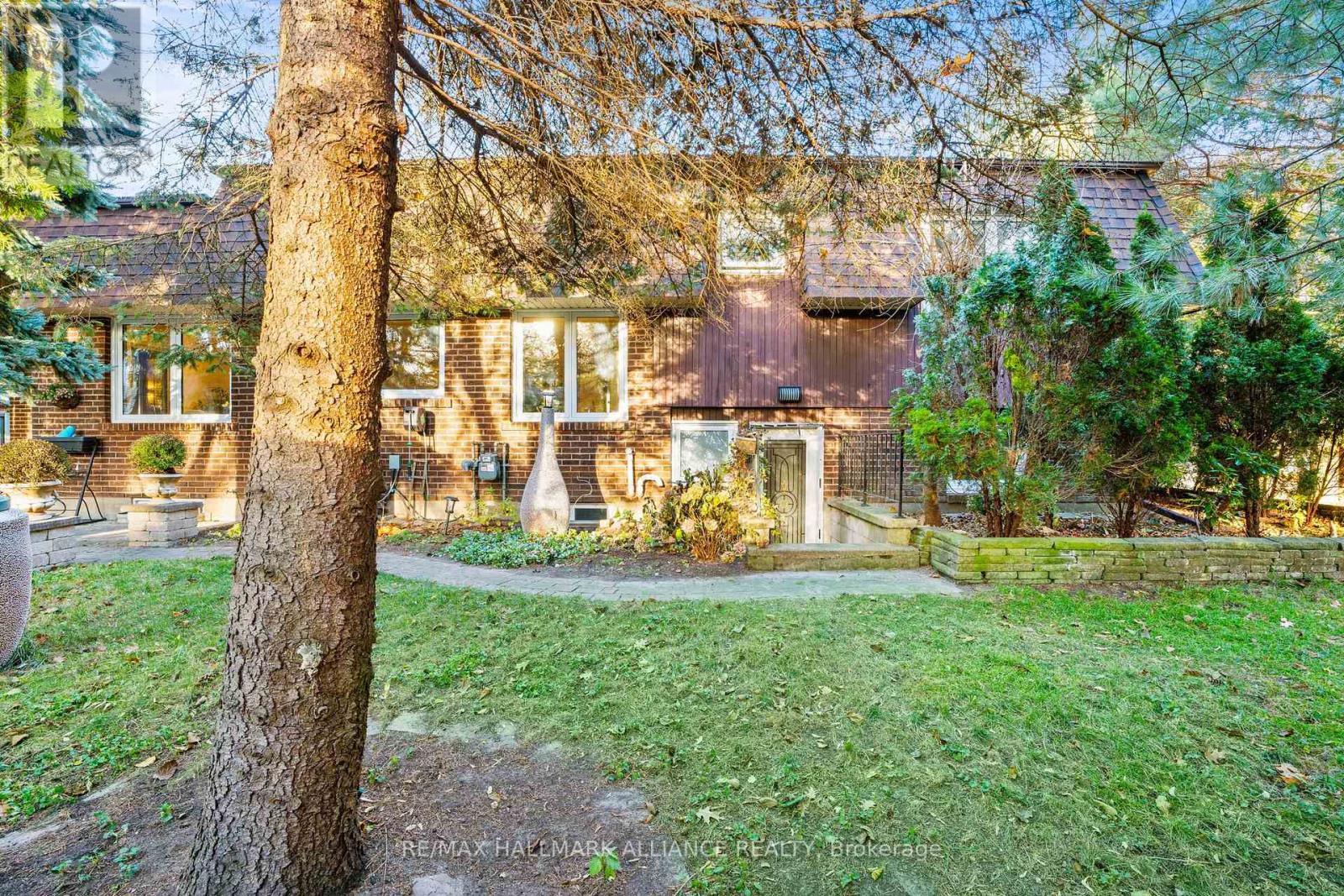 130 Tavistock Square, Oakville, Ontario  L6K 2V2 - Photo 39 - W12562064