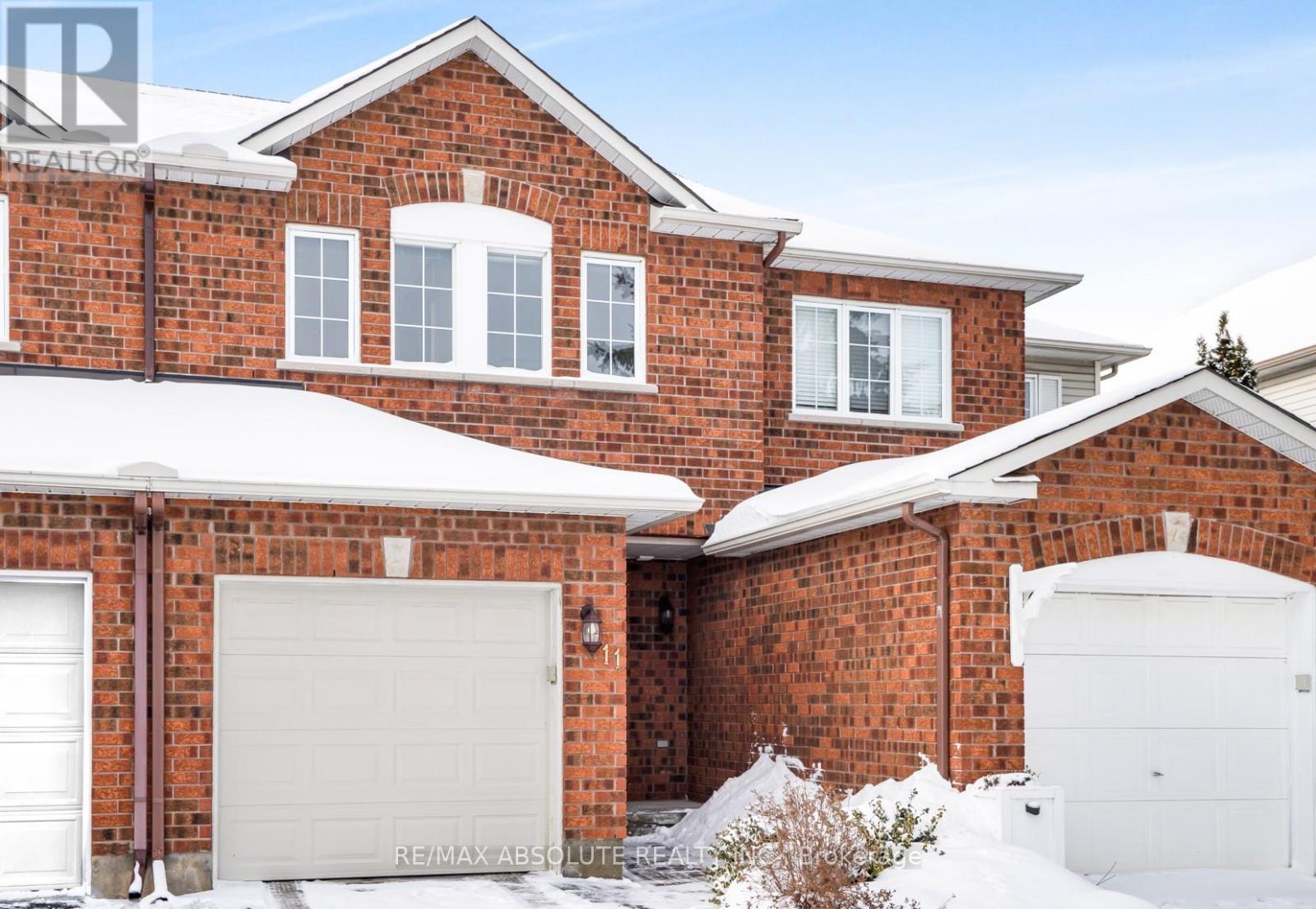 11 FOXDEN PLACE, Ottawa, Ontario