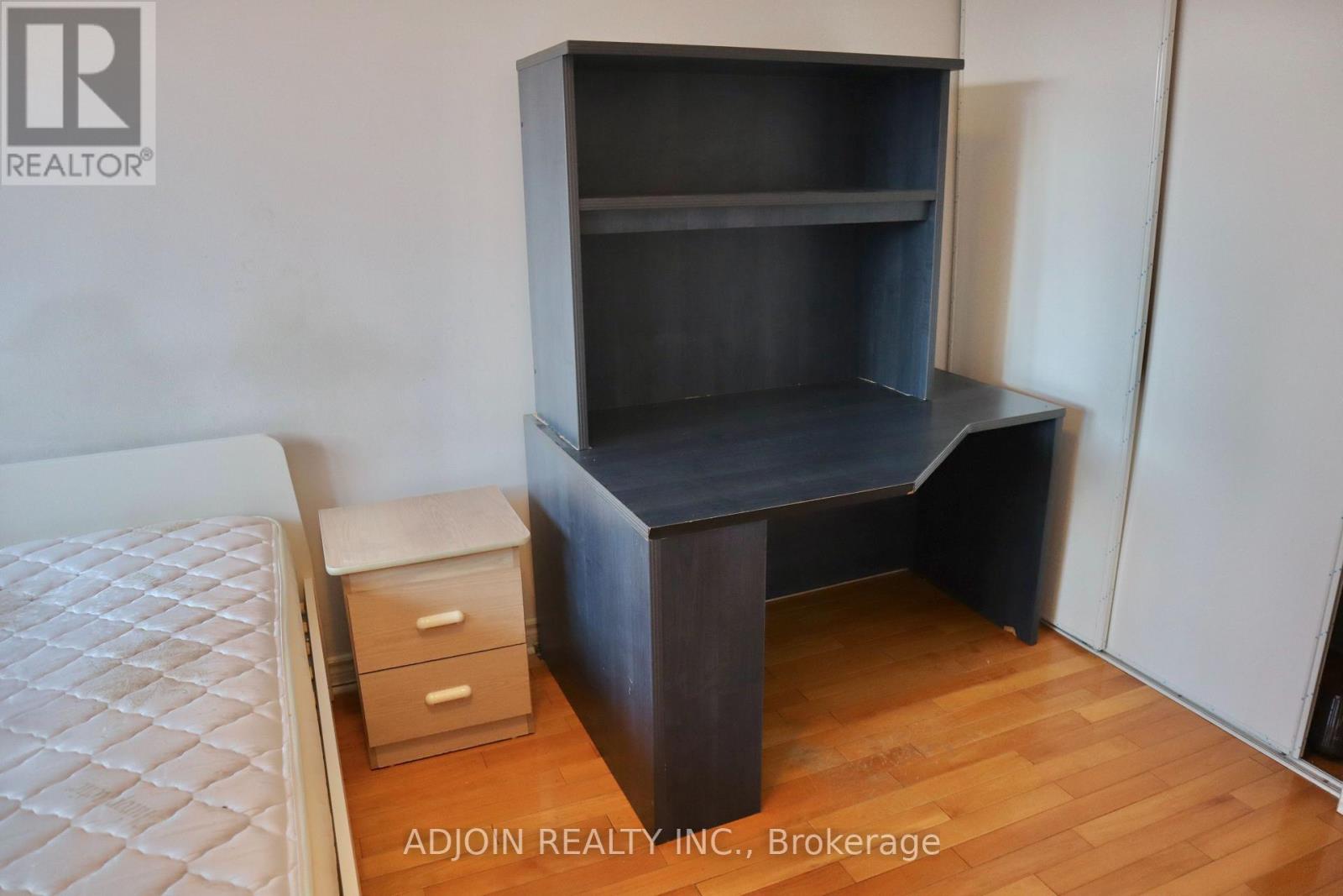 Room 2 - 19 Bards Walk Way, Toronto, Ontario  M2J 4T8 - Photo 3 - C12660078