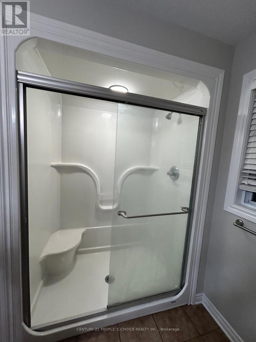 689 North Leaksdale Circle W, London South, Ontario  N6M 1M1 - Photo 19 - X12660076