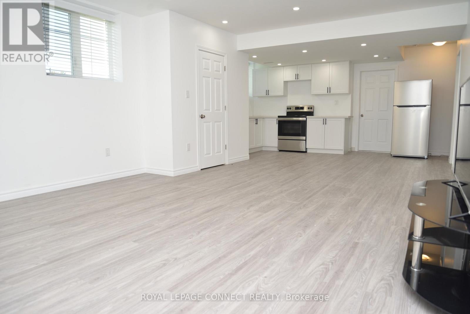 218 Doug Finney Street, Oshawa, Ontario  L1K 3G3 - Photo 3 - E12660082