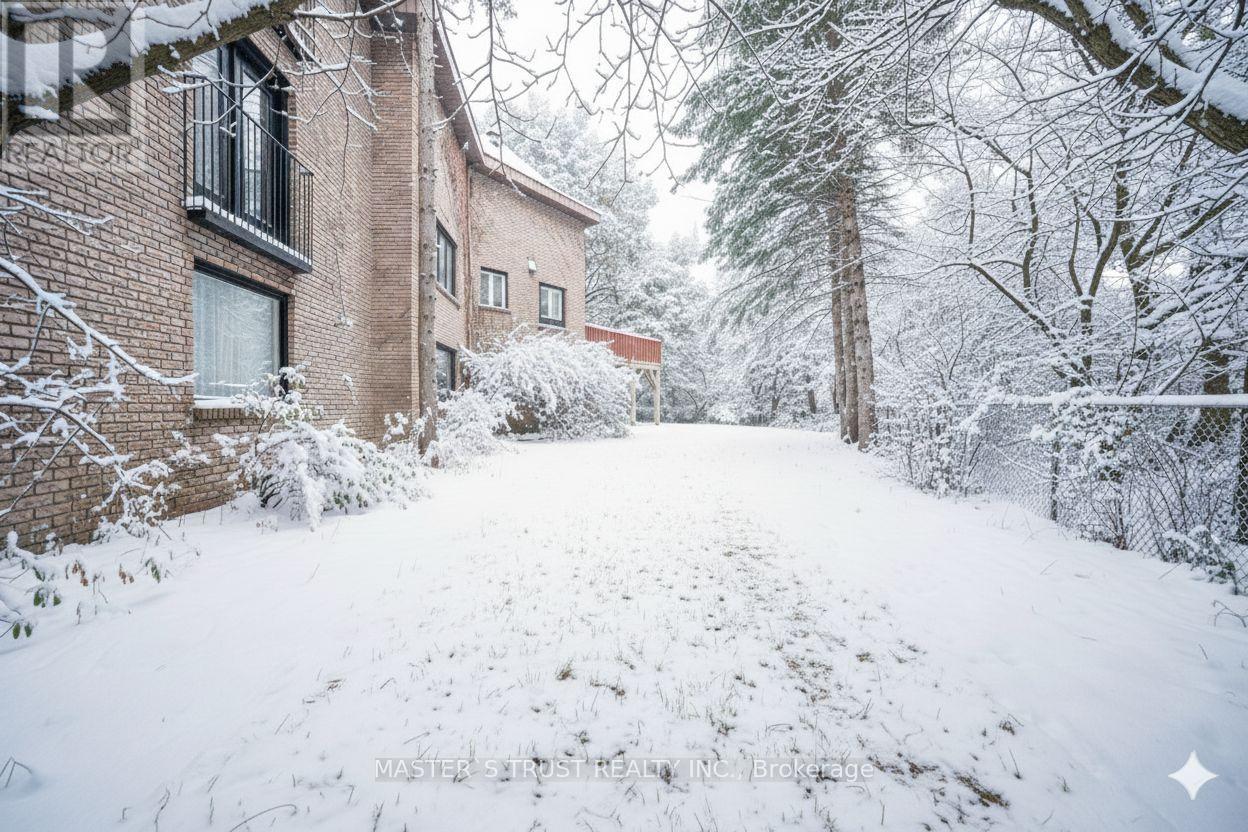 5 Saddletree Drive, Toronto, Ontario  M2H 3L1 - Photo 2 - C12660108