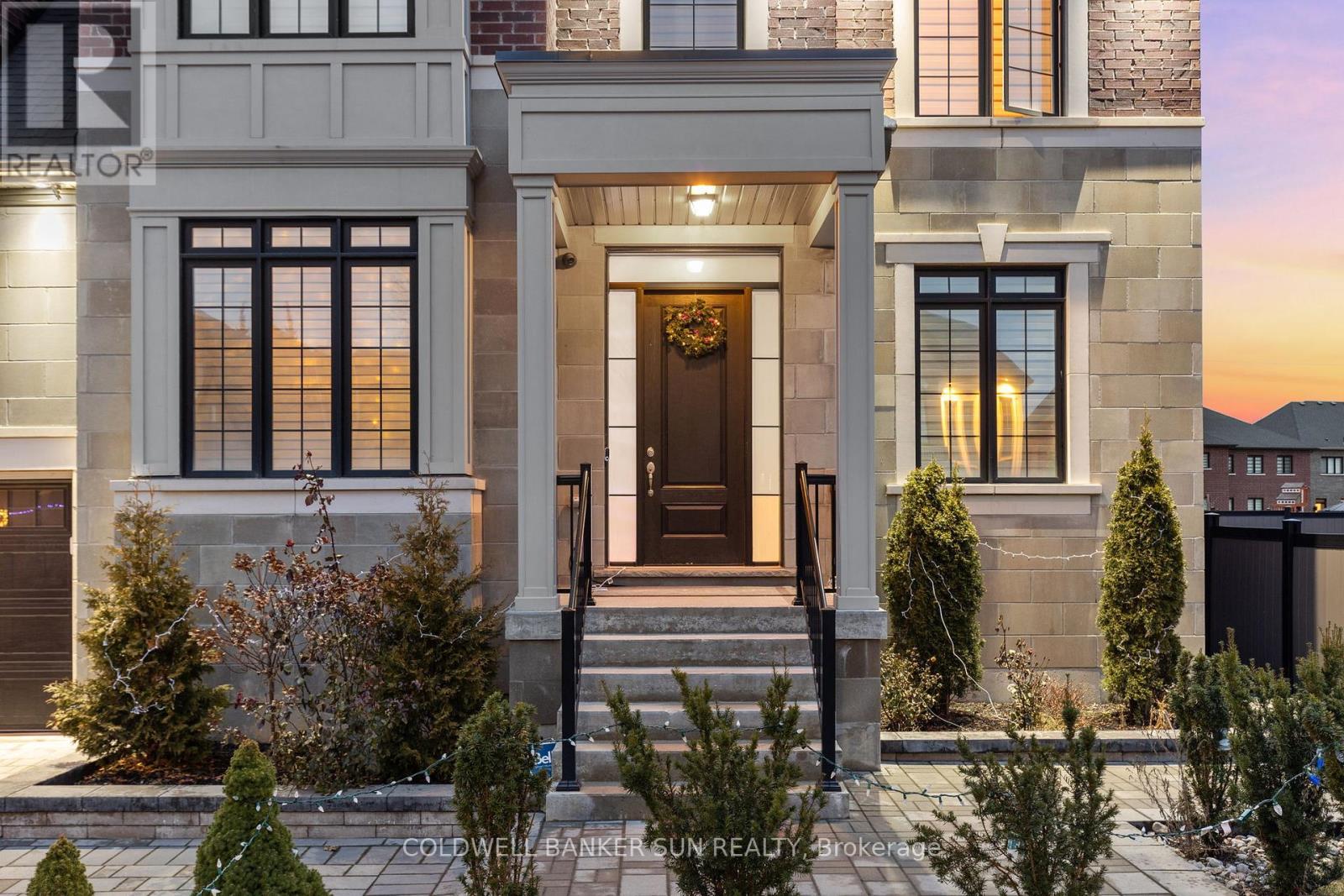 23 Mumberson Street, Innisfil, Ontario  L0L 1L0 - Photo 3 - N12660122