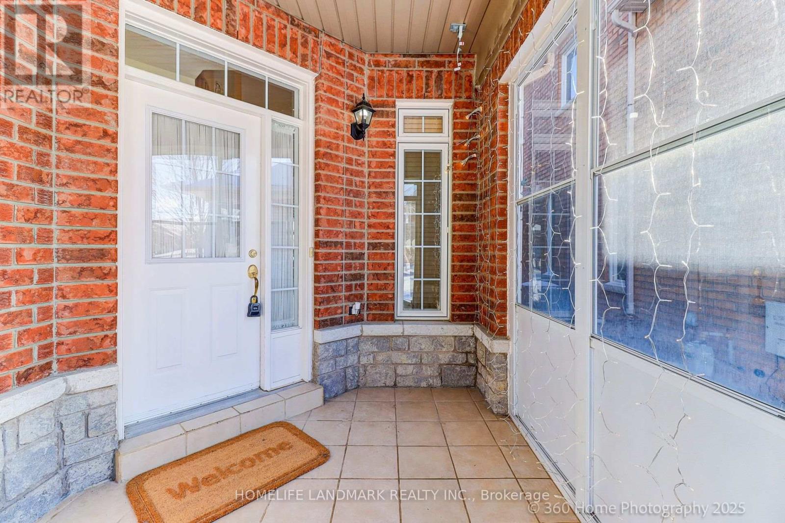 203 Everett Street, Markham, Ontario  L6E 1H2 - Photo 4 - N12660130