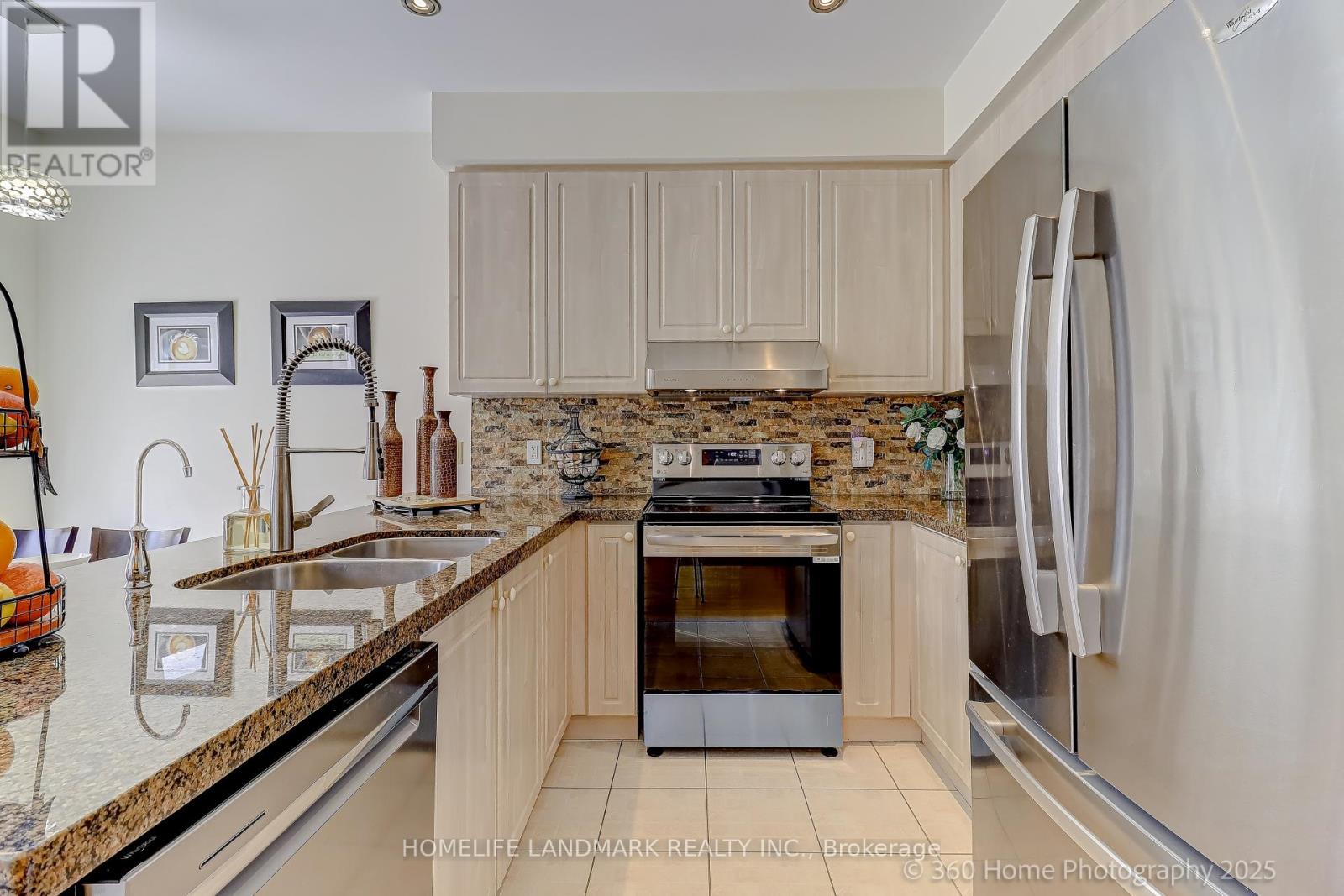 203 Everett Street, Markham, Ontario  L6E 1H2 - Photo 7 - N12660130