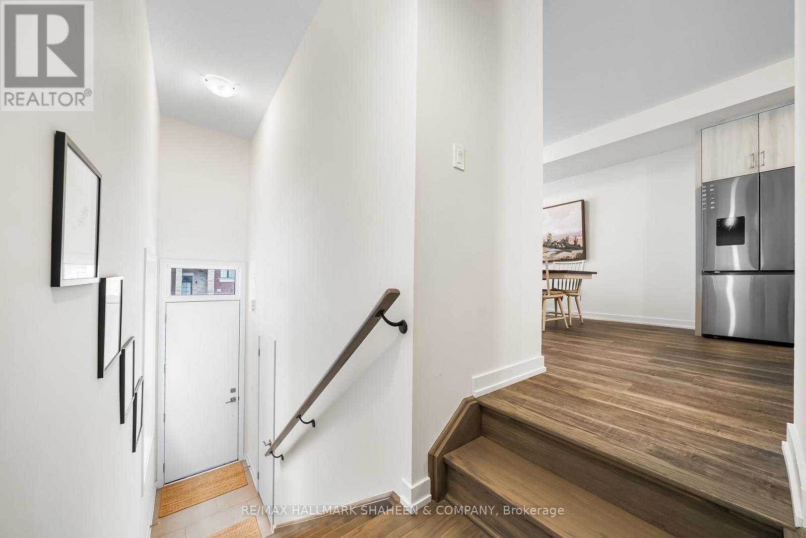 1330 Kaniv Street, Oakville, Ontario  L6M 5R3 - Photo 3 - W12660134