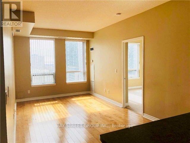 1101 - 388 Prince Of Wales Drive, Mississauga, Ontario  L5B 0A1 - Photo 7 - W12660156