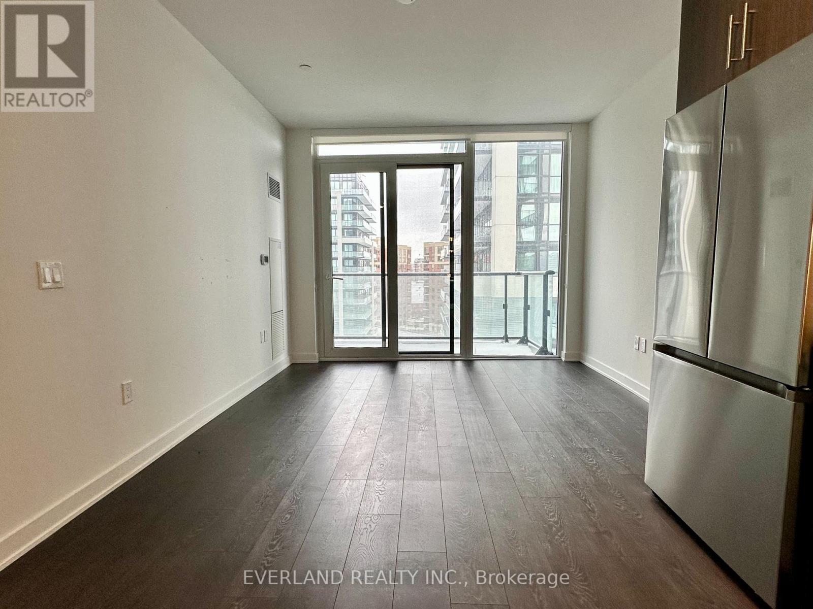 1004 - 105 Oneida Crescent, Richmond Hill, Ontario  L4B 0B1 - Photo 3 - N12660184