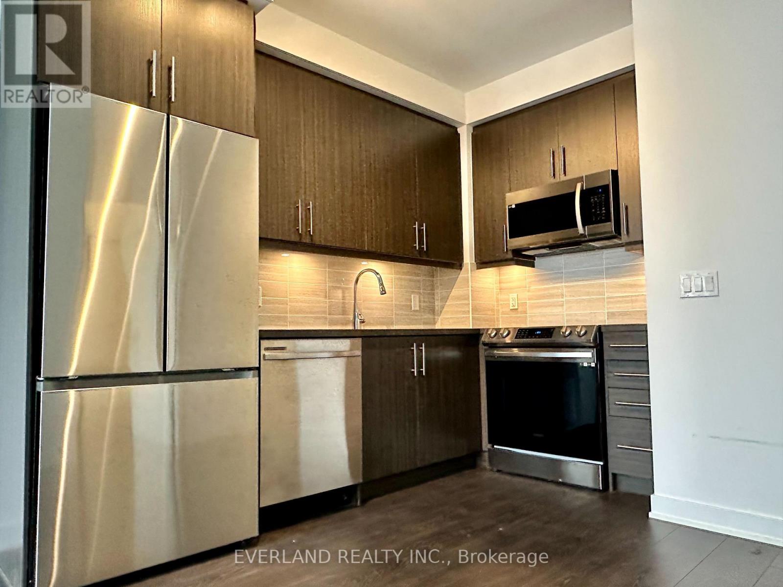 1004 - 105 Oneida Crescent, Richmond Hill, Ontario  L4B 0B1 - Photo 4 - N12660184