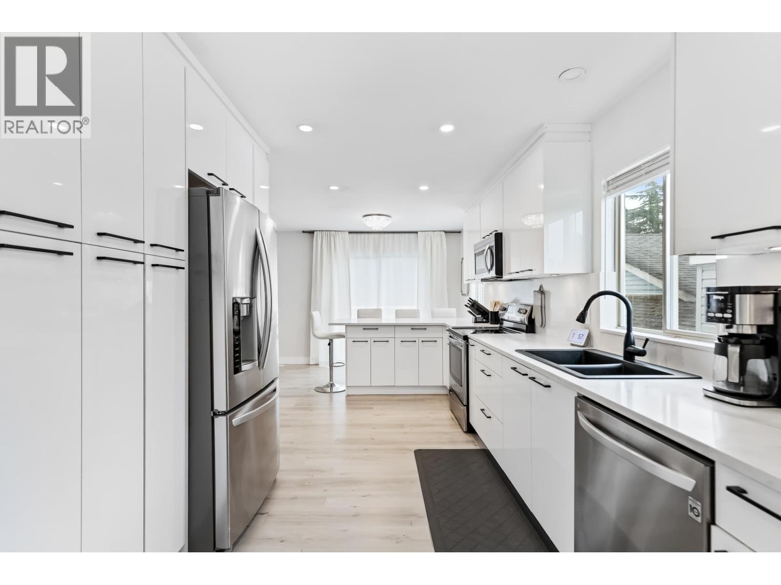 12276 Aurora Street, Maple Ridge, British Columbia  V2X 0R2 - Photo 11 - R3058291