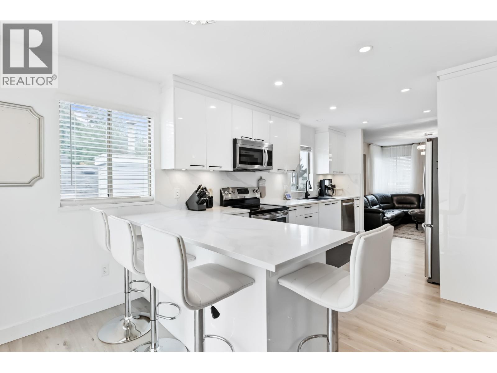 12276 Aurora Street, Maple Ridge, British Columbia  V2X 0R2 - Photo 13 - R3058291