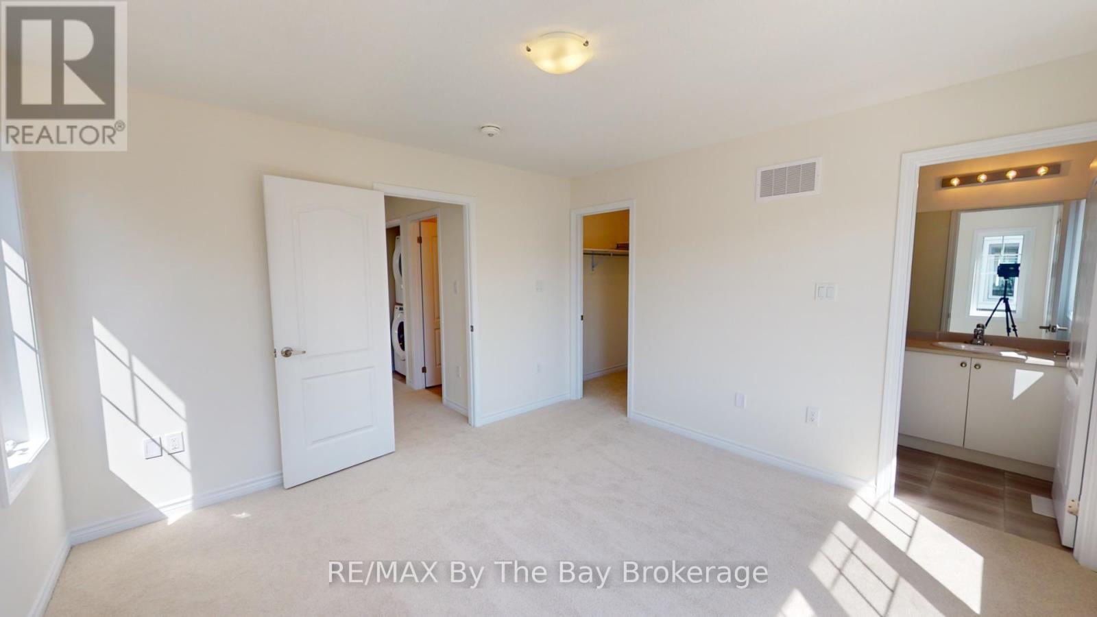 103 Surf Drive, Wasaga Beach, Ontario  L9Z 0G3 - Photo 11 - S12660246