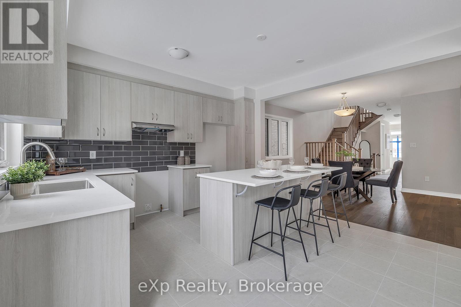 1361 Whitlock Avenue, Milton, Ontario L9T 7E9 - Photo 10 - W12660248