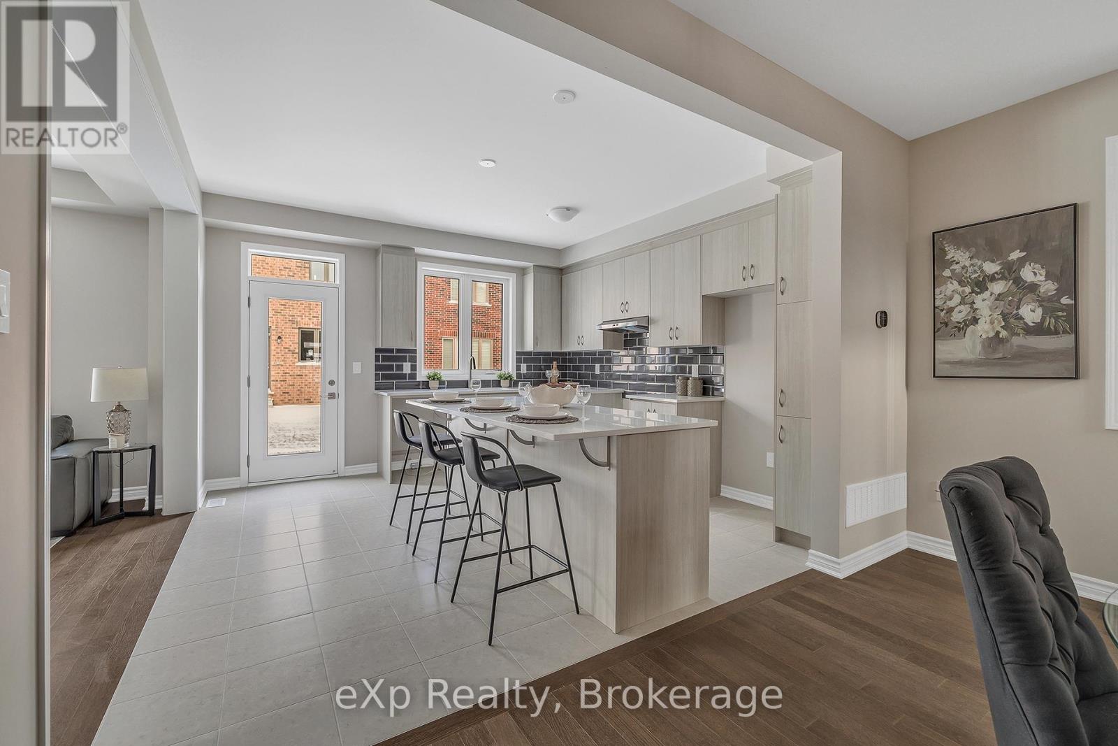 1361 Whitlock Avenue, Milton, Ontario L9T 7E9 - Photo 9 - W12660248