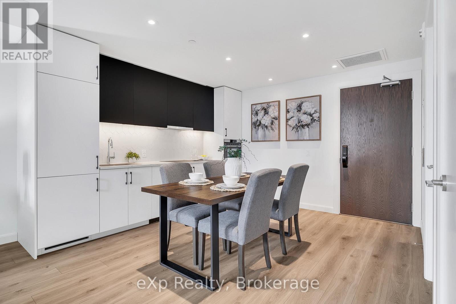 306 - 741 King Street W, Kitchener, Ontario  N2G 1E3 - Photo 3 - X12660252