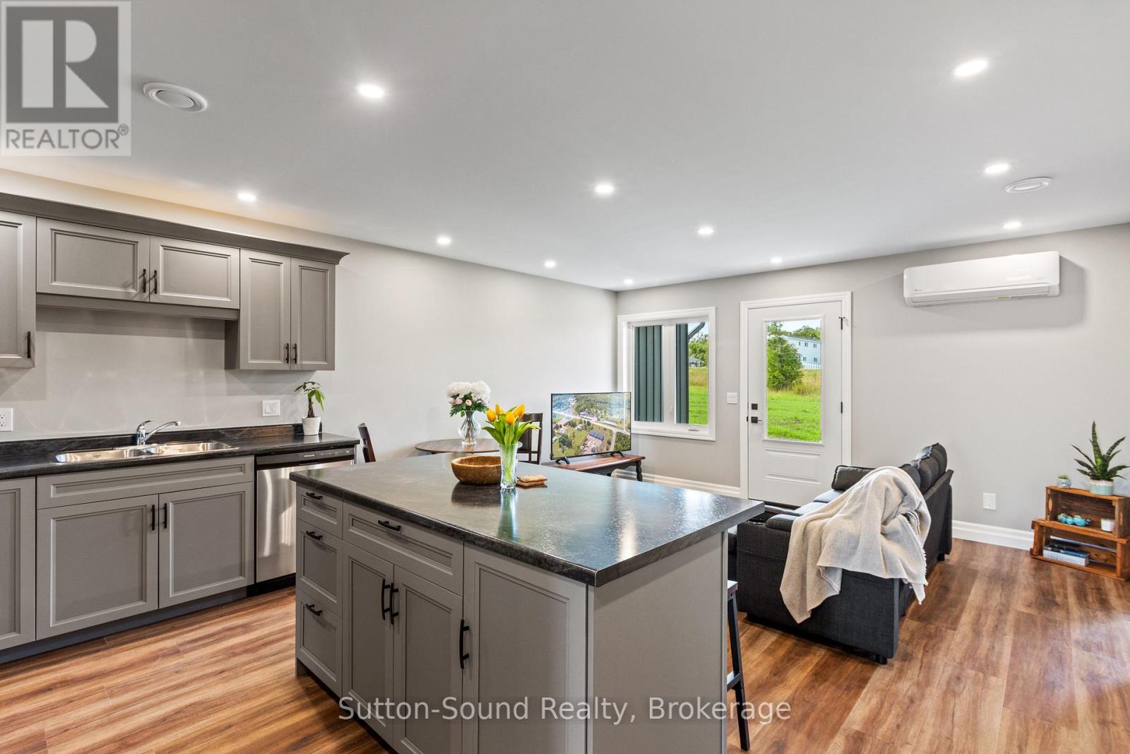 7 - 18 Maple Golf Crescent, Northern Bruce Peninsula, Ontario  N0H 2R0 - Photo 11 - X12660266