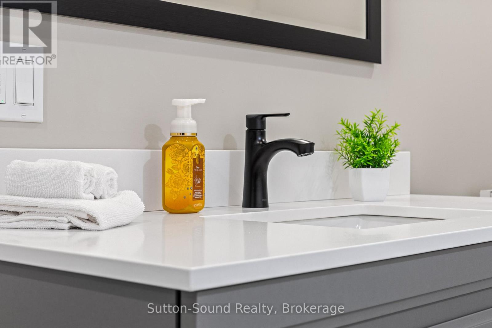 7 - 18 Maple Golf Crescent, Northern Bruce Peninsula, Ontario  N0H 2R0 - Photo 30 - X12660266