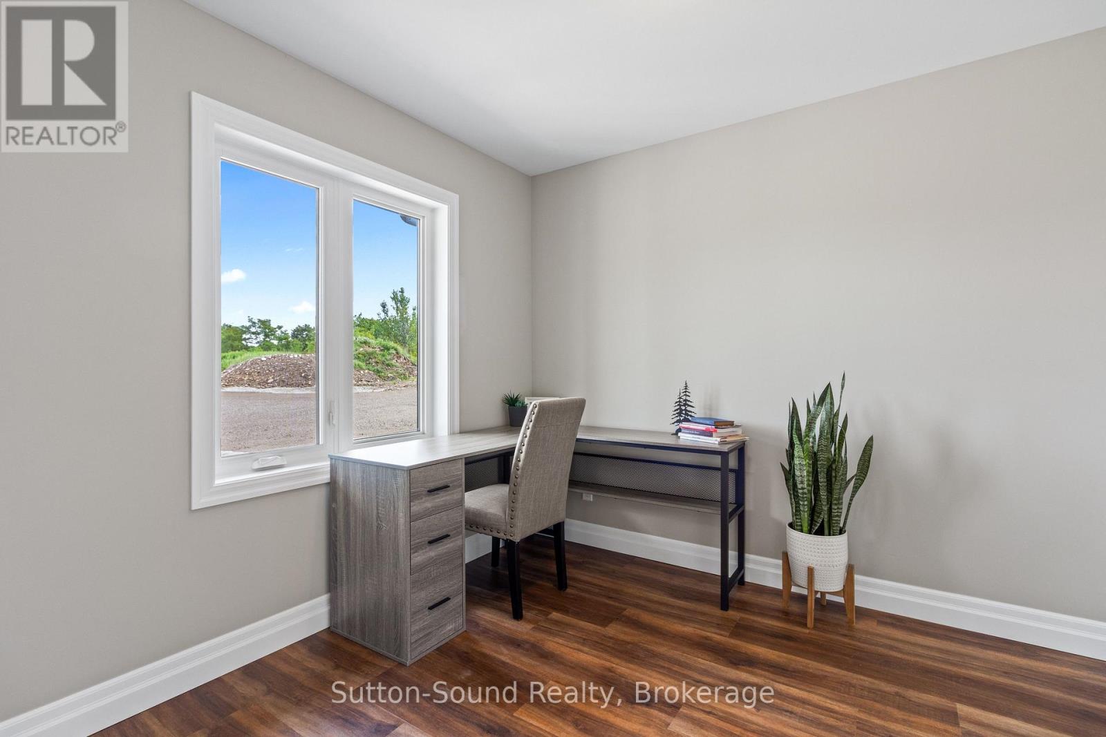 7 - 18 Maple Golf Crescent, Northern Bruce Peninsula, Ontario  N0H 2R0 - Photo 8 - X12660266