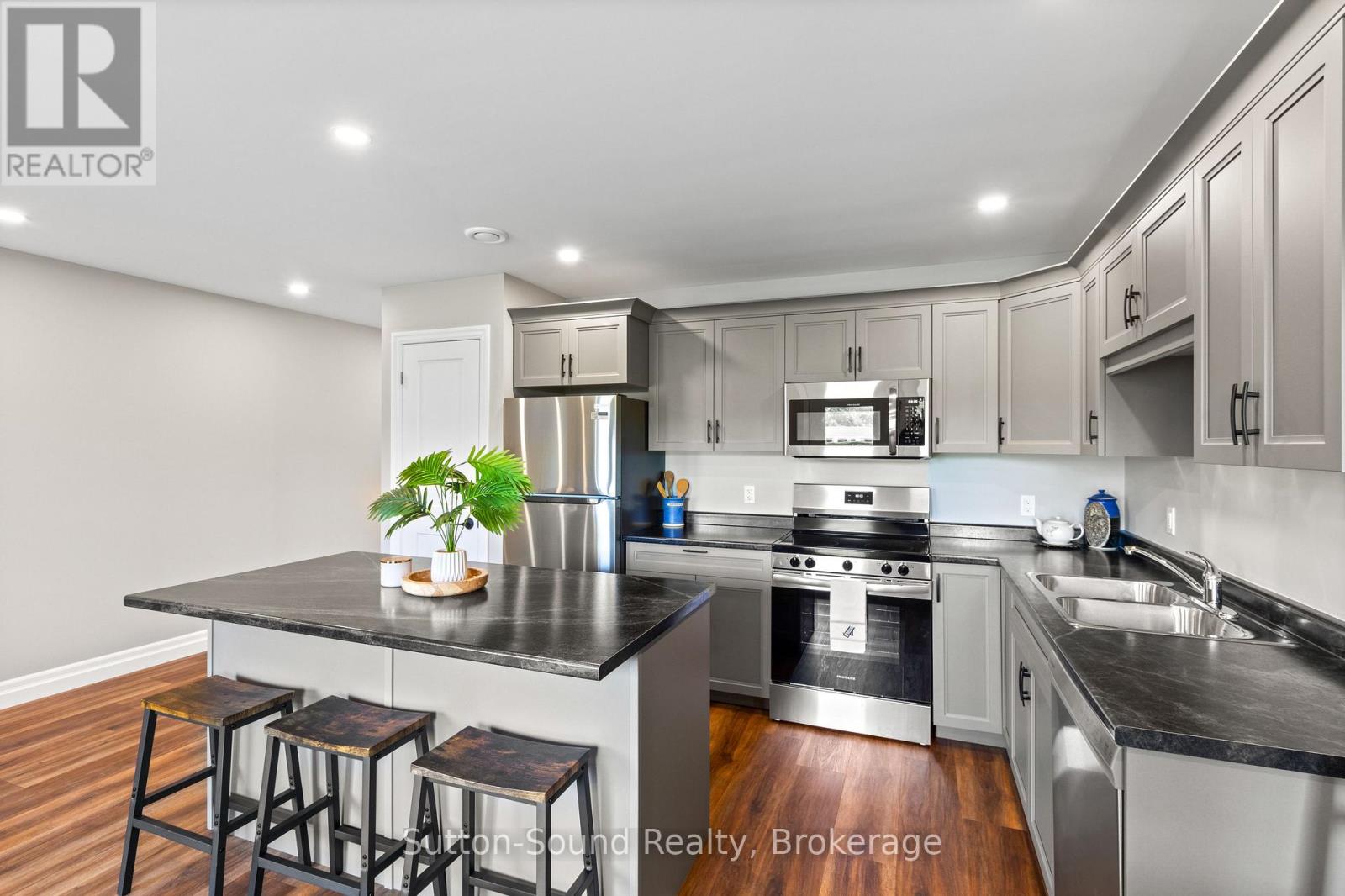 9 - 18 Maple Golf Crescent, Northern Bruce Peninsula, Ontario  N0H 2R0 - Photo 22 - X12660268