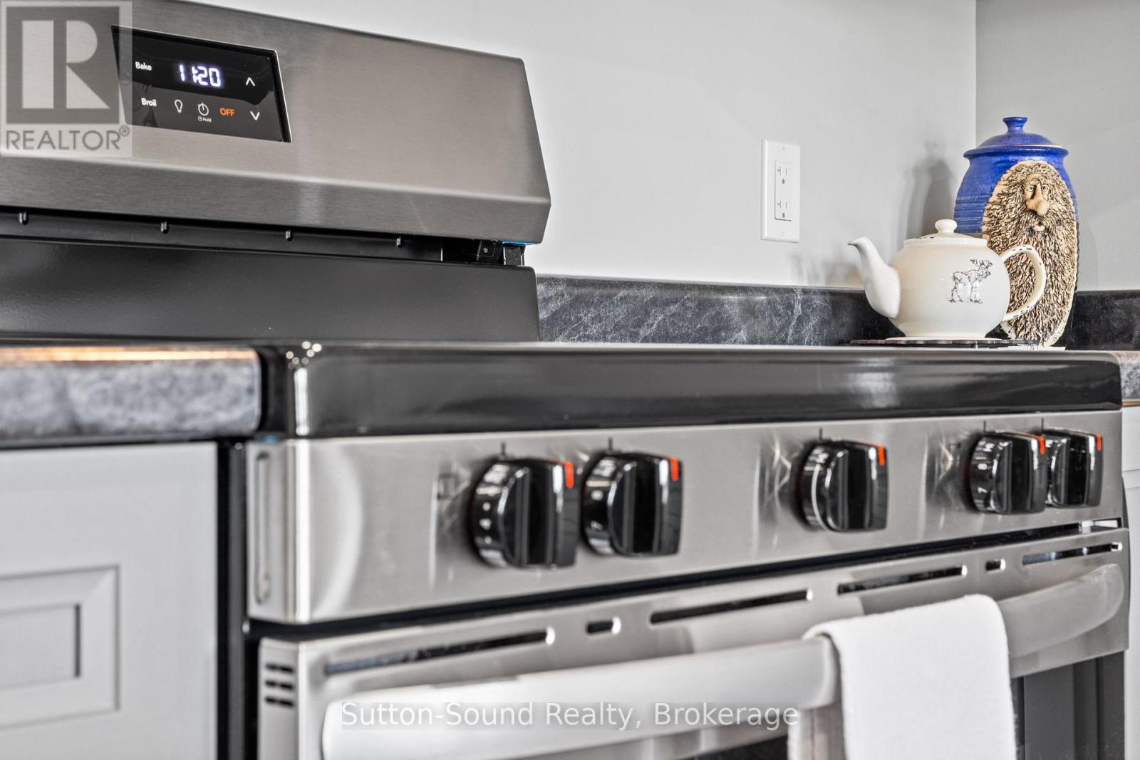 9 - 18 Maple Golf Crescent, Northern Bruce Peninsula, Ontario  N0H 2R0 - Photo 25 - X12660268