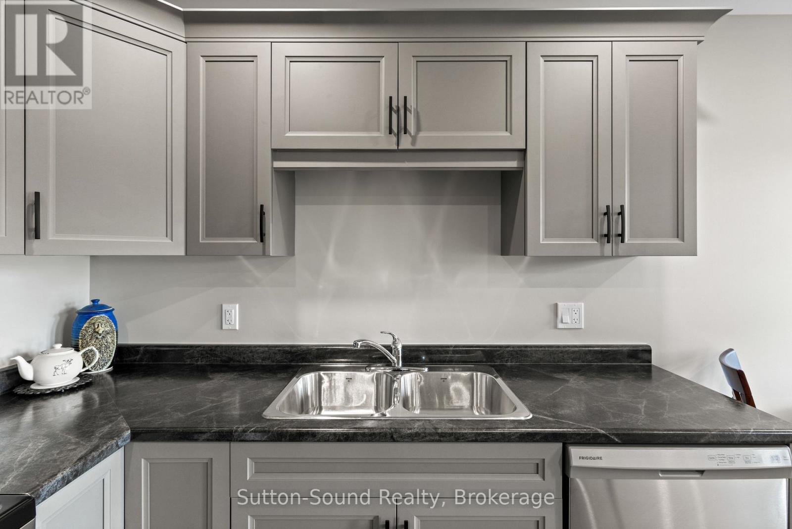 9 - 18 Maple Golf Crescent, Northern Bruce Peninsula, Ontario  N0H 2R0 - Photo 26 - X12660268