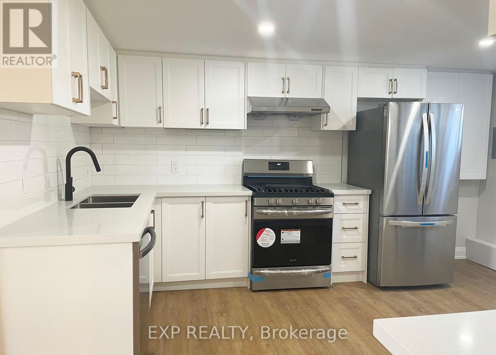 LOWER - 533 CARMAN COURT, Oshawa, Ontario