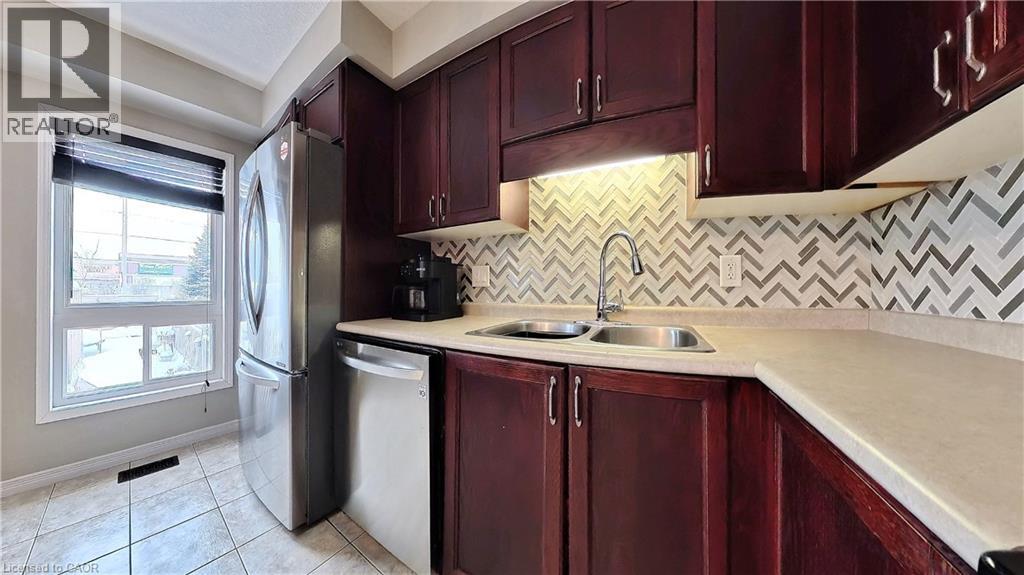 206 Westmeadow Drive, Kitchener, Ontario  N2N 3P9 - Photo 10 - 40795844